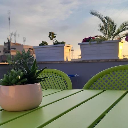 Attico Con Terrazza A Bari Leilighet Eksteriør bilde