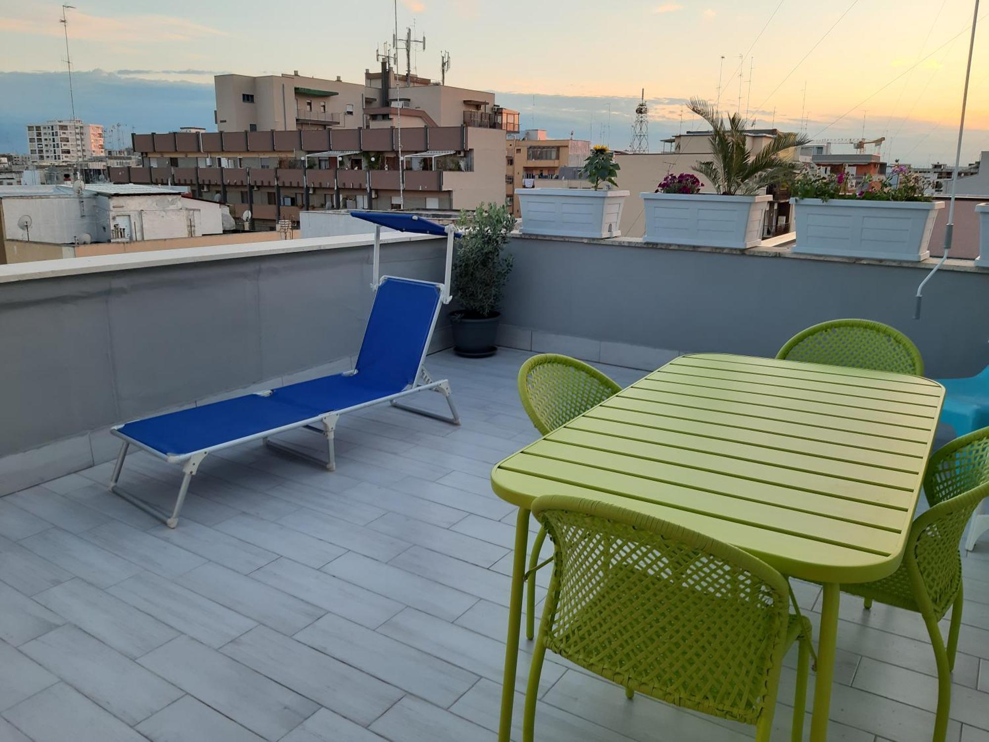 Attico Con Terrazza A Bari Leilighet Eksteriør bilde